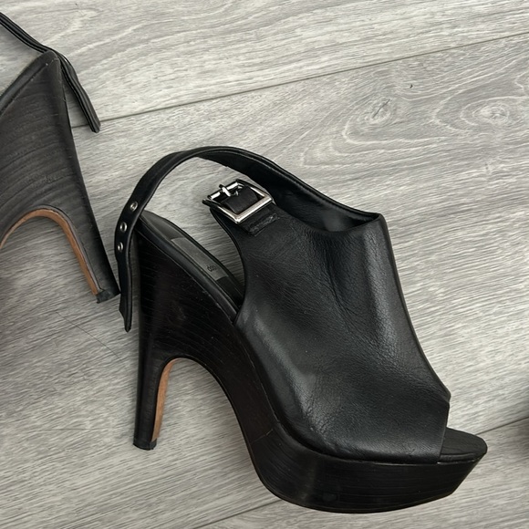 Dolce Vita Black Peep-Toe Heels 6 - Picture 5 of 9